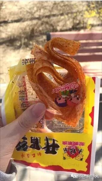 辣条零食暗访,暗访校园垃圾食品