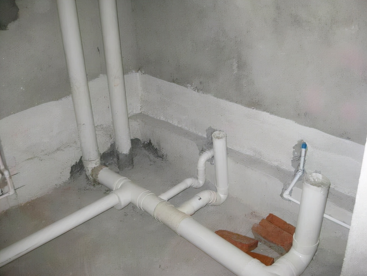 卫生间阳台漏水免砸砖做防水,阳台卫生间漏水用什么胶好