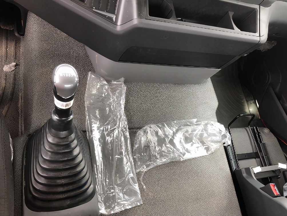 重汽汕德卡g5s6.8米货车,重汽汕德卡g5载货车