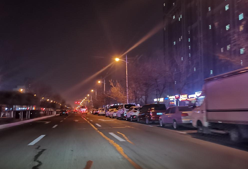 别再黑北湖没人了，停车位都找不着