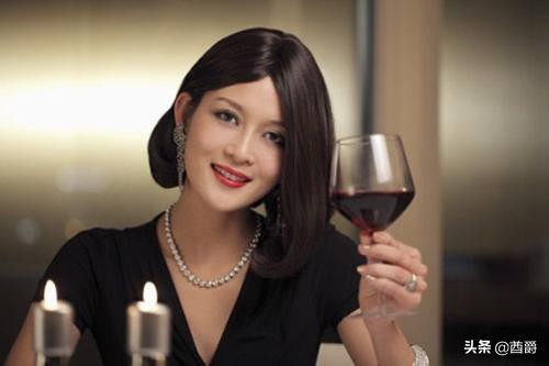 喝酒可以看出女人的性格很准,喝酒的女人不一般