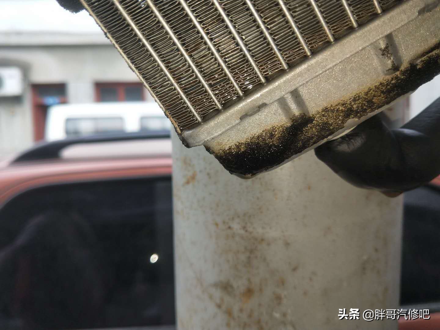 发动机高温缺水加了水又没事了,发动机高温报警防冻液都出来了