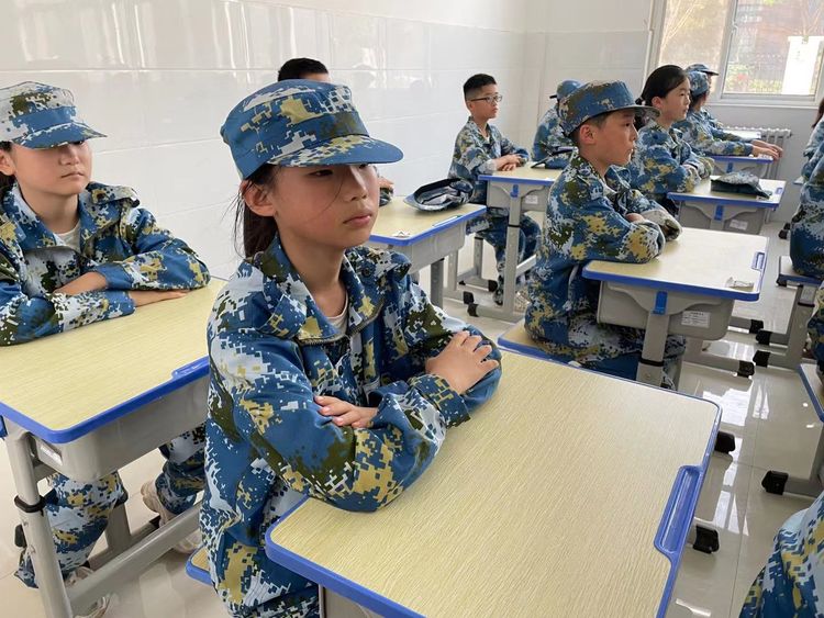 青春在磨砺中成长新高一军训,青春飞扬军训