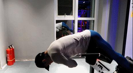 侧腰山羊挺身正确训练方法,山羊挺身练背替代动作