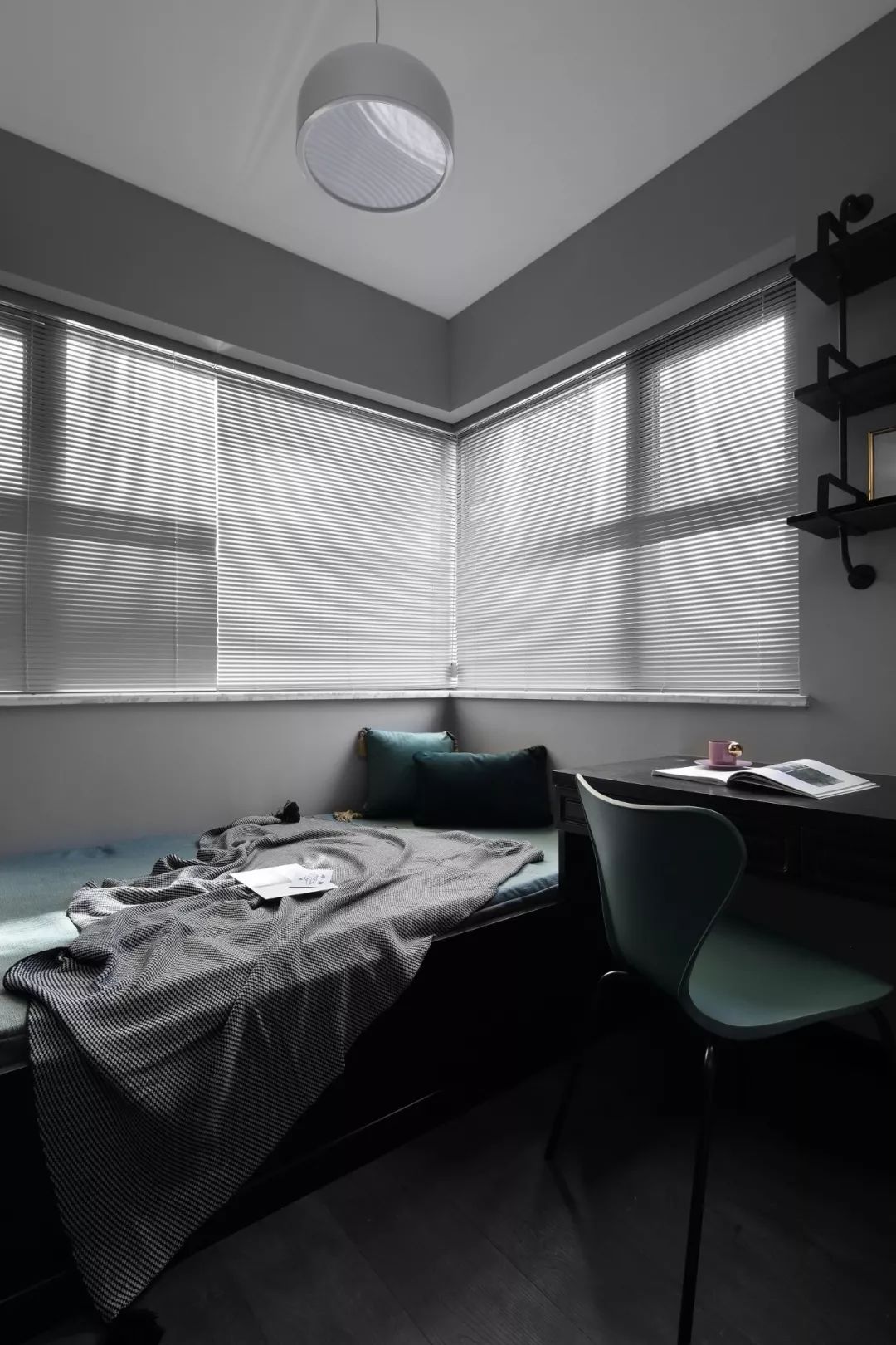 75平现代高级灰轻奢装修风格,75平现代简约风格