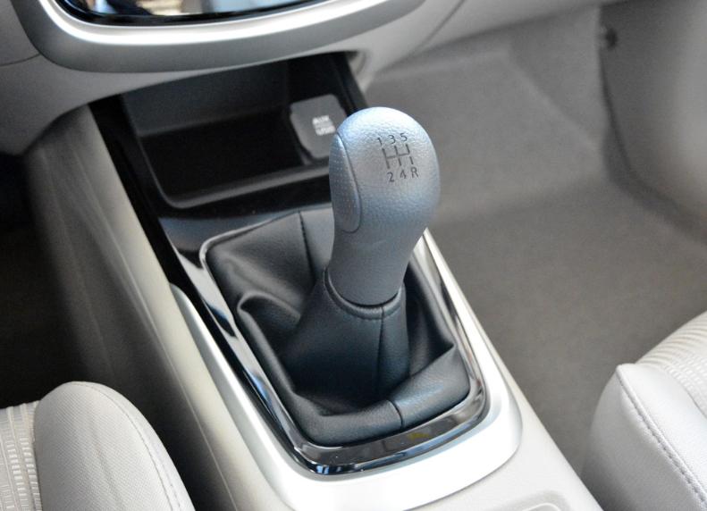 七座家用车省油日产,省油自动挡代步车日产阳光