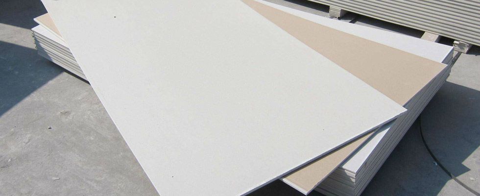 吊顶用防潮石膏板还是硅酸钙板,为啥吊顶硅酸钙板比石膏板便宜