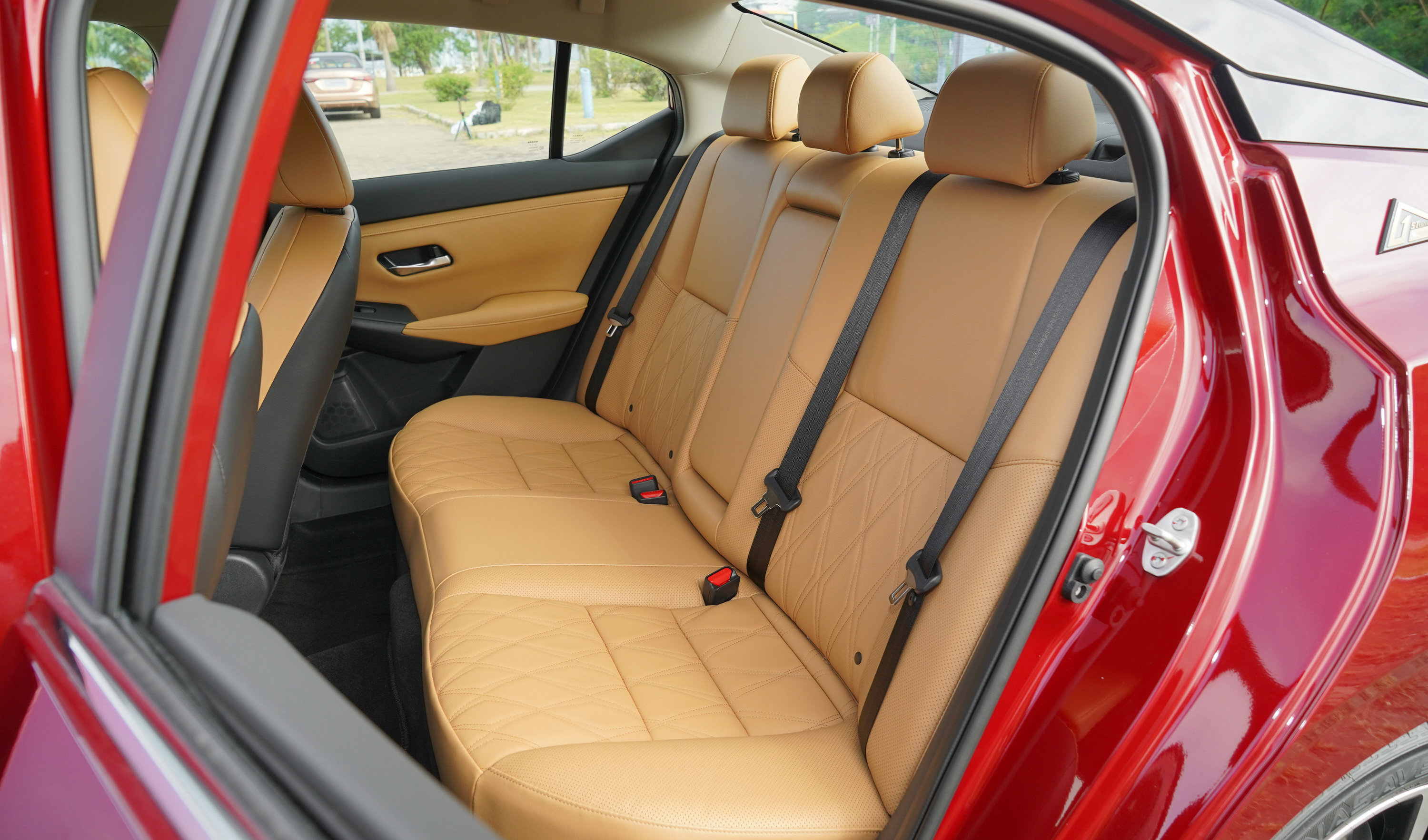 14代轩逸换混动值得吗,不到14万买个什么车