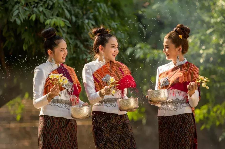 泰国泼水节天团,泰国超燃泼水节