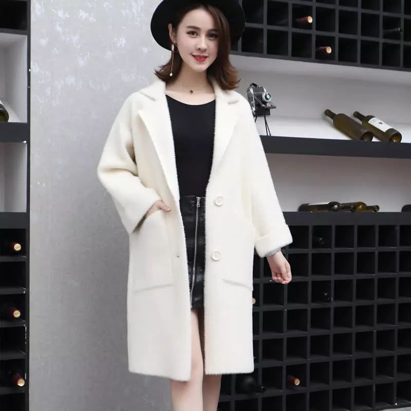 女人过了40岁就别穿得太老气了,40岁女人水貂绒搭配