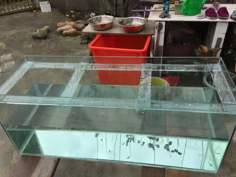 鱼缸玻璃尺寸应该怎么选,鱼缸底柜如何选择尺寸