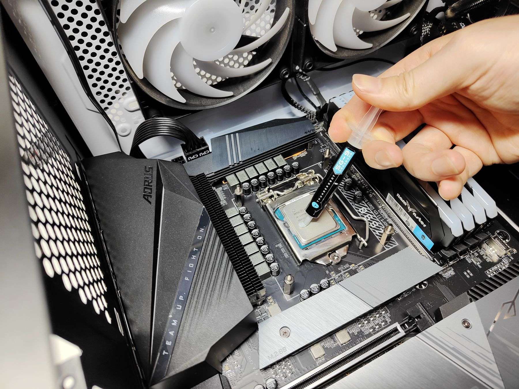 技嘉z590小雕pro评测,技嘉z590丐版评测