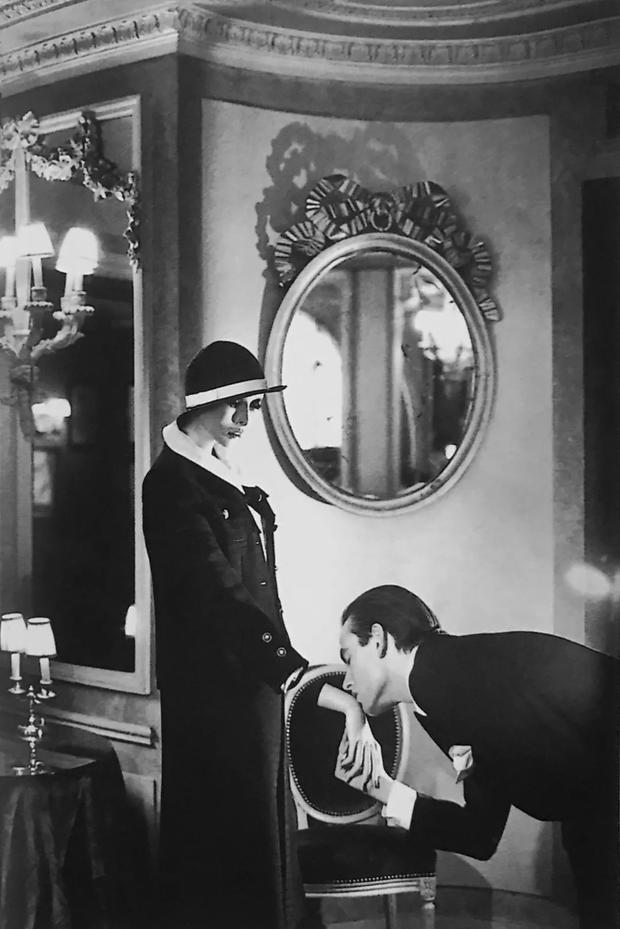 人性欲望大师：赫尔穆特·纽顿|法国原版*皮书黑**系列丛书（21）