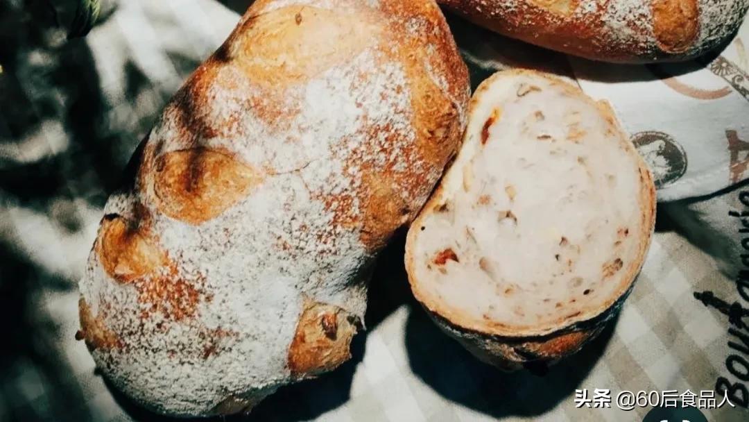 制作面包为什么要加盐,做面包加盐是在水合前还是水合后