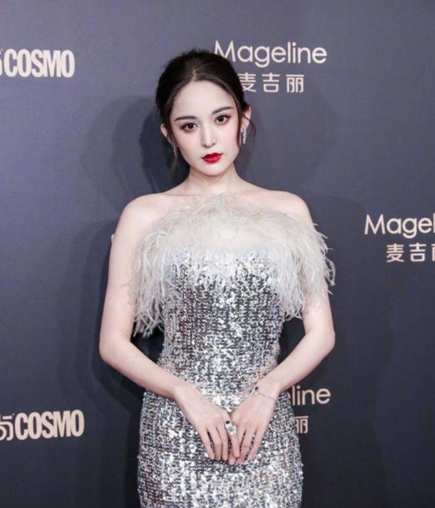 人像对着镜子怎么拍照才好看,如何对着镜子拍出超好看的脸照