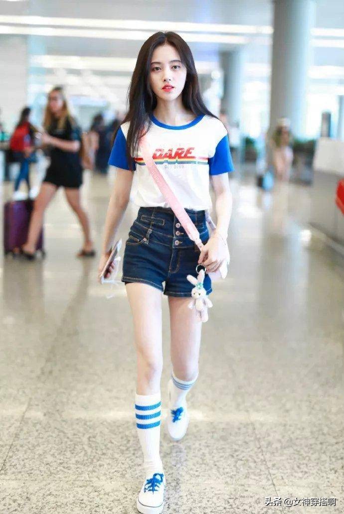 别再穿土气的红袜子,女士黑袜好穿又好搭