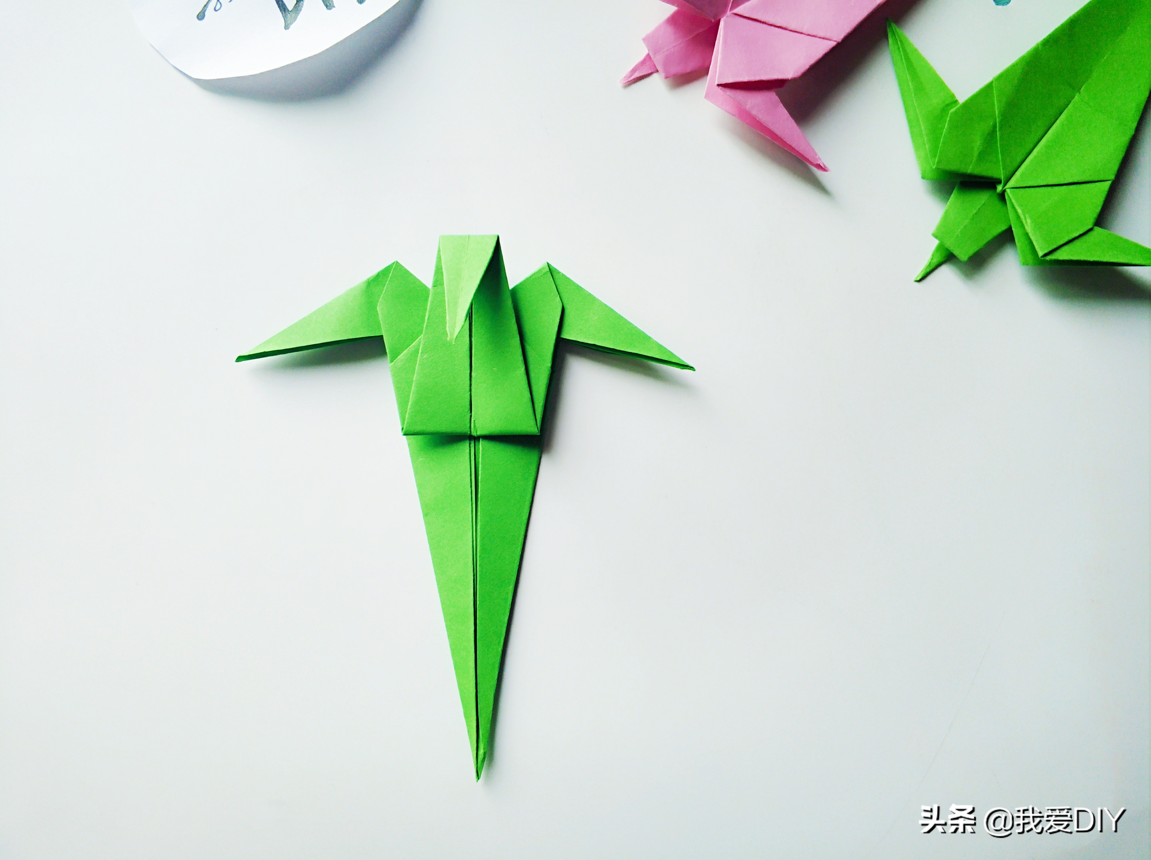 小燕子教大家折礼物盒,小燕子折法慢放视频