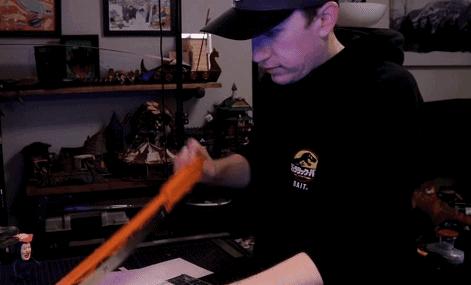 切碎可爱玩具再拼成鬼畜缝合怪，国外手工圈魔改创意大赛惊艳网友