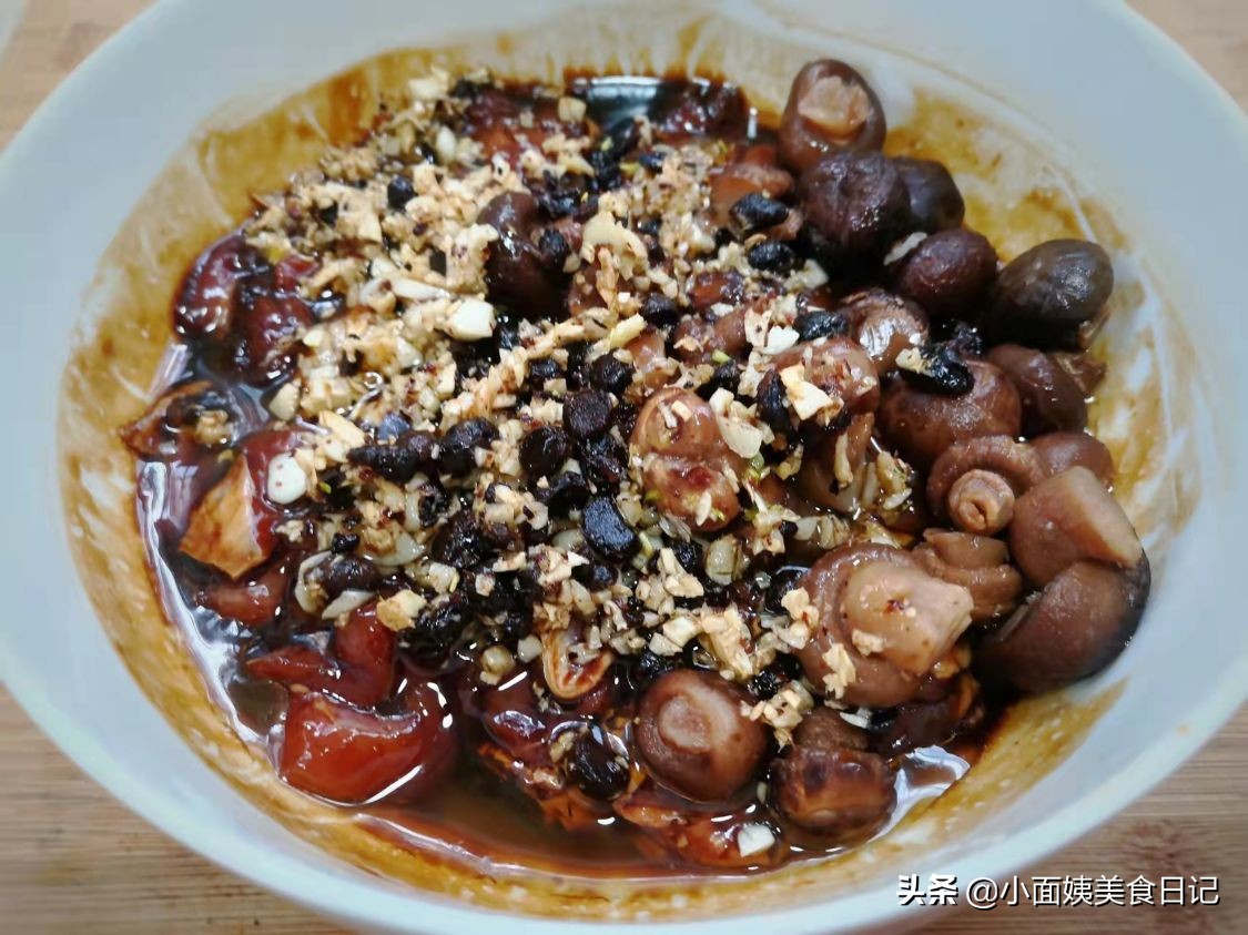 香芋豆豉蒸滑鸡,粉糯香浓超好吃的芋头蒸鸡