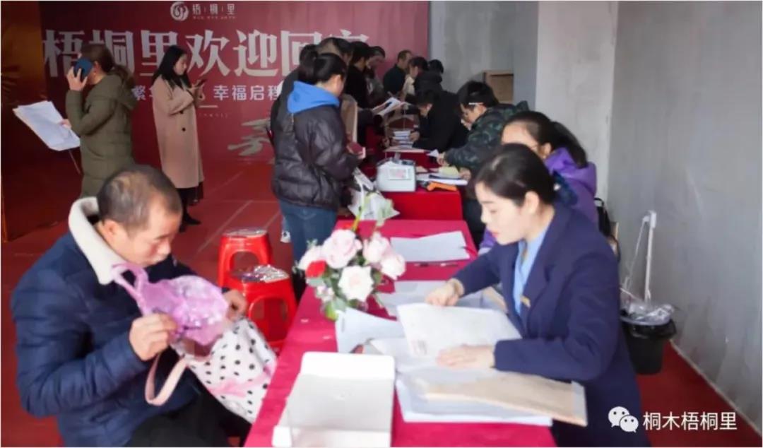 火凤凰浴火中如何重生,看浴火重生的凤凰