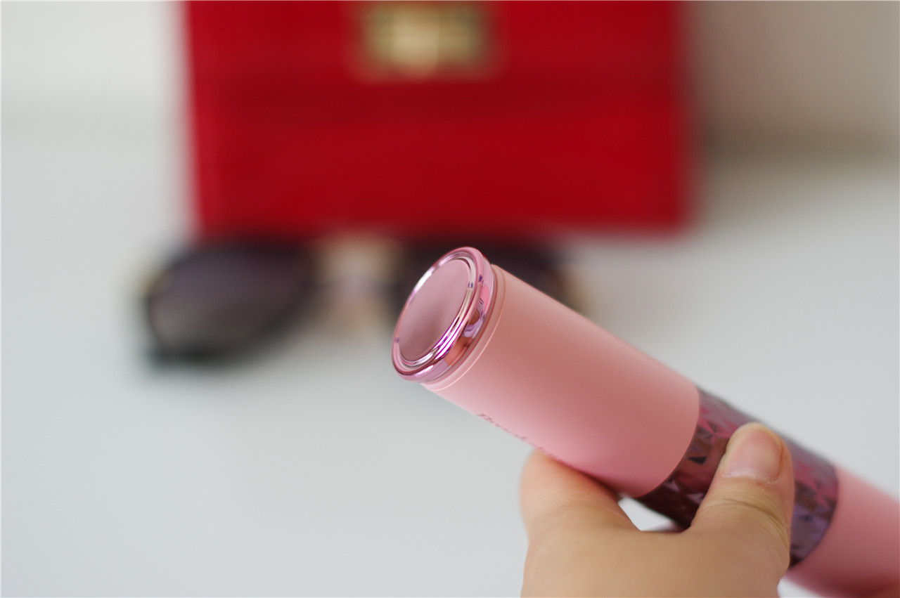 柔宇科技发布过的自拍杆,柔宇美颜自拍杆