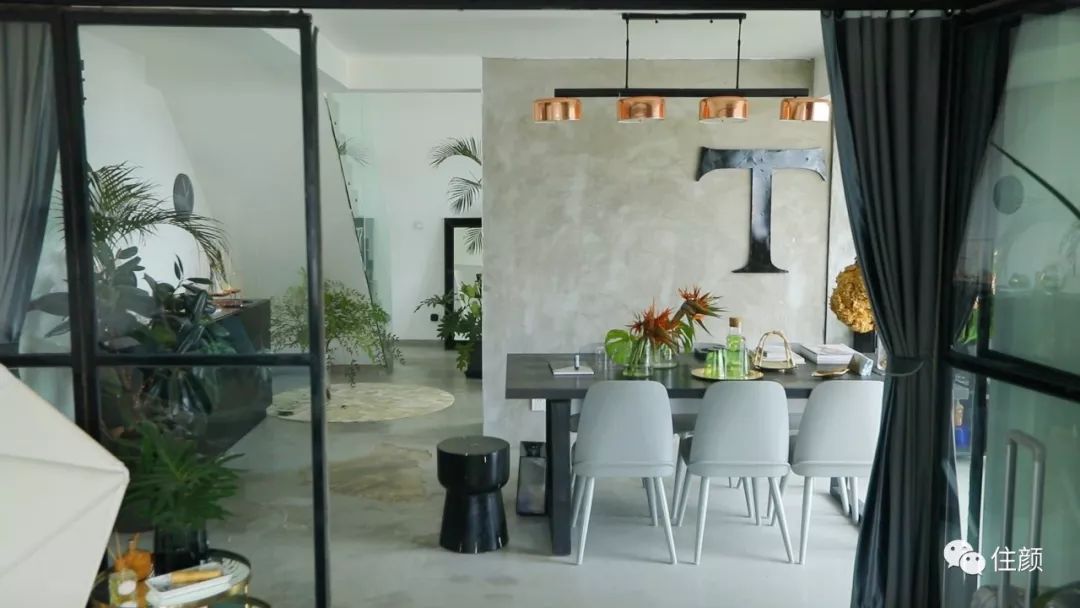 网购家具和实体店家具有什么区别,同样是网店为什么旗舰店的贵