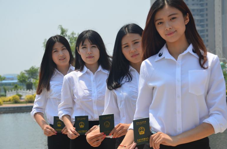 大学女生学什么专业比较好找工作,10年后女生依然很吃香的专业