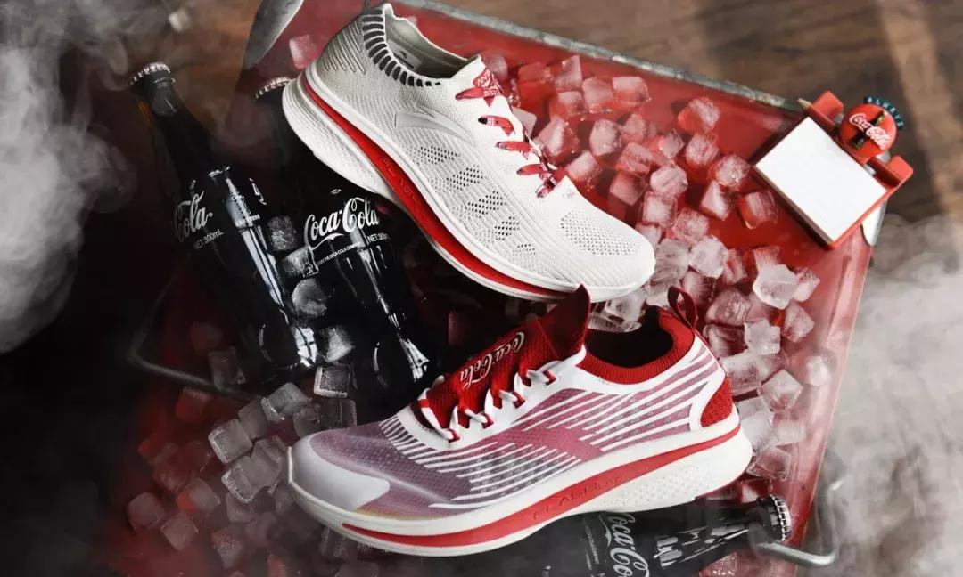 可口可乐联名跑步鞋怎么样,安踏可口可乐联名c37白熊款