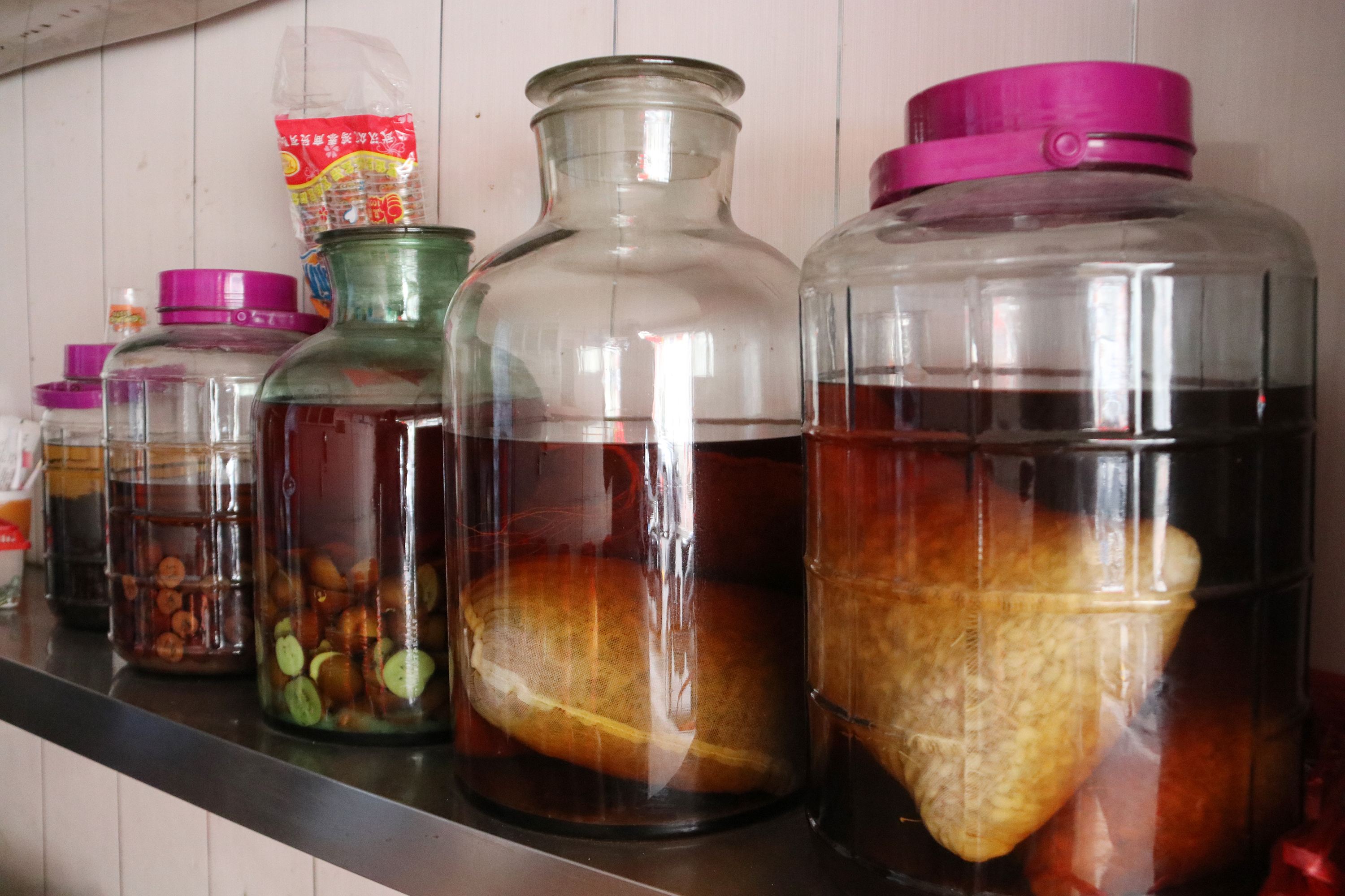 补肾药酒要会泡才是药酒,补肾壮阳的药酒一次喝多少好