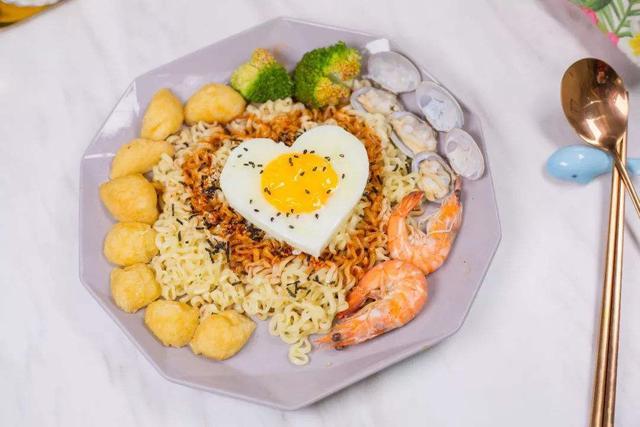 较新排队较火爆的网红小吃有哪些,风靡一时又消失的网红小吃