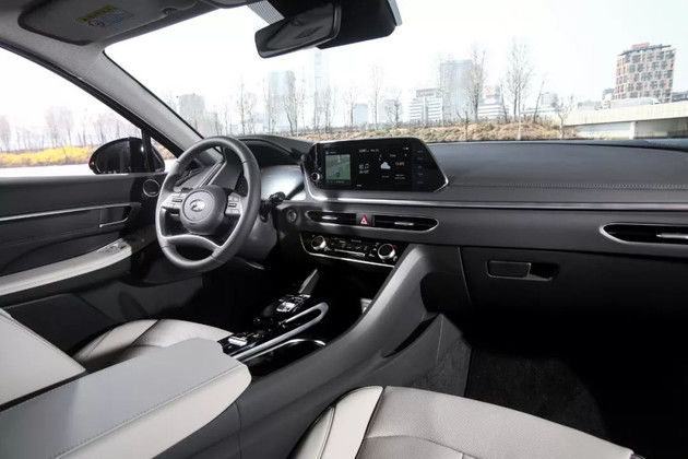 现代索纳塔新款上市发布会,现代索纳塔外观越来越丑咋回事