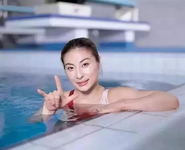 跳水女运动员退役央视,跳水一姐李娜现在状况