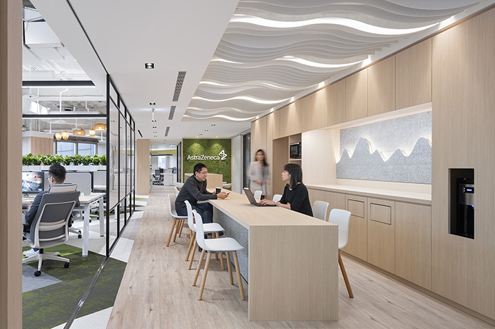 高级工业风尚游游戏深圳办公设计欣赏