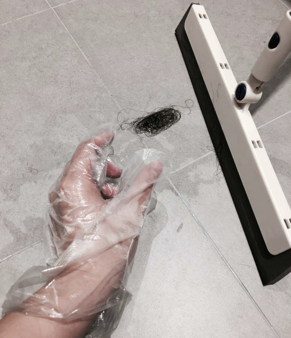 玻璃胶里面发霉怎么彻底解决,玻璃胶严重发霉怎么办