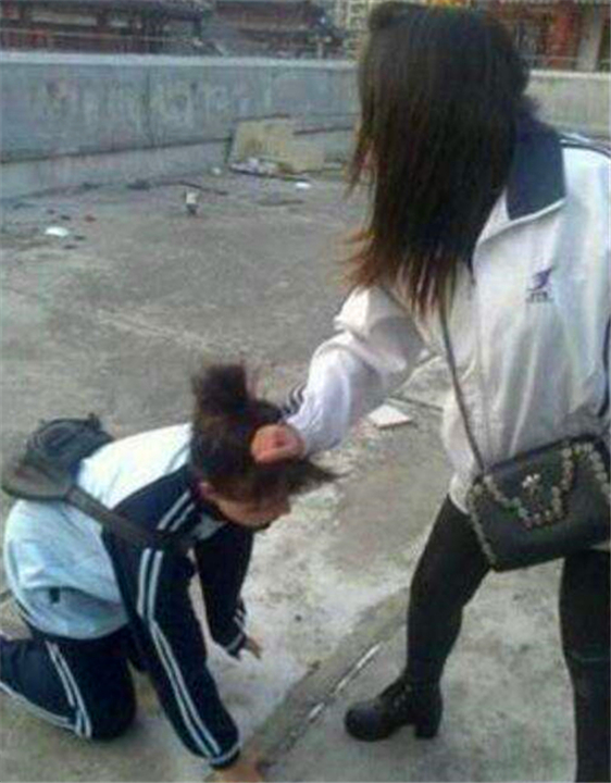 孩子在学校被打应该怎么解决,孩子在学校被打该怎么做