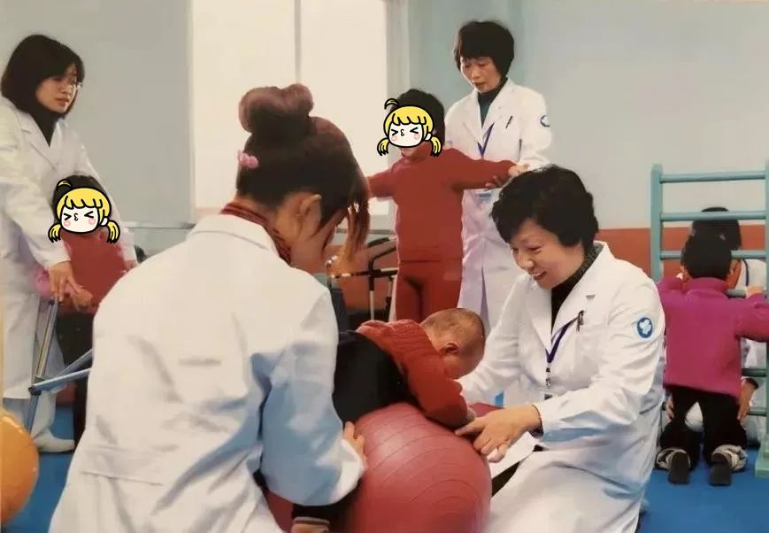 宝宝手臂用不上劲是什么情况,宝宝手臂不光滑怎么回事