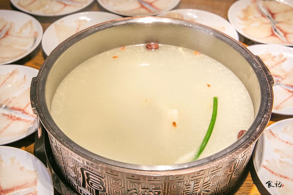 1块钱撸四盘！薄如蝉翼的蝴蝶鱼片，让你一口鲜掉眉毛！