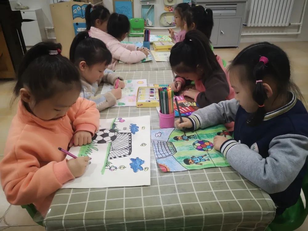 嘉禾县幼儿园特色足球活动,幼儿园快乐足球活动指南