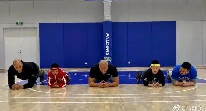 湖北这所乡村小学全年体育装备已安排！奥运冠军接力转发撑起爱~