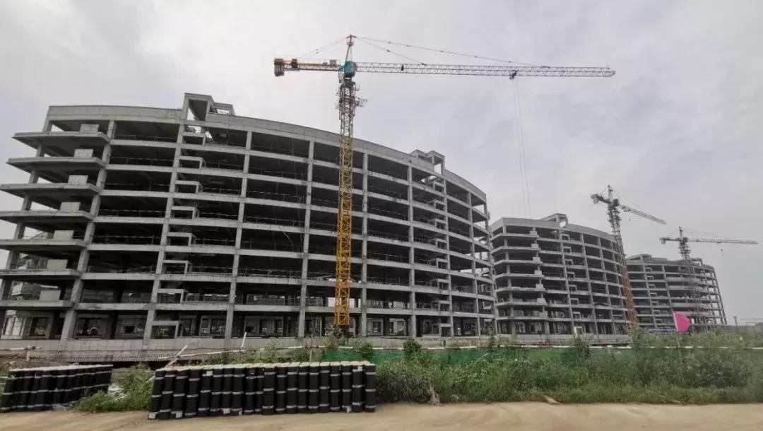 有人说：北湖除了住宅，啥也没有！欧亚说：我复工了