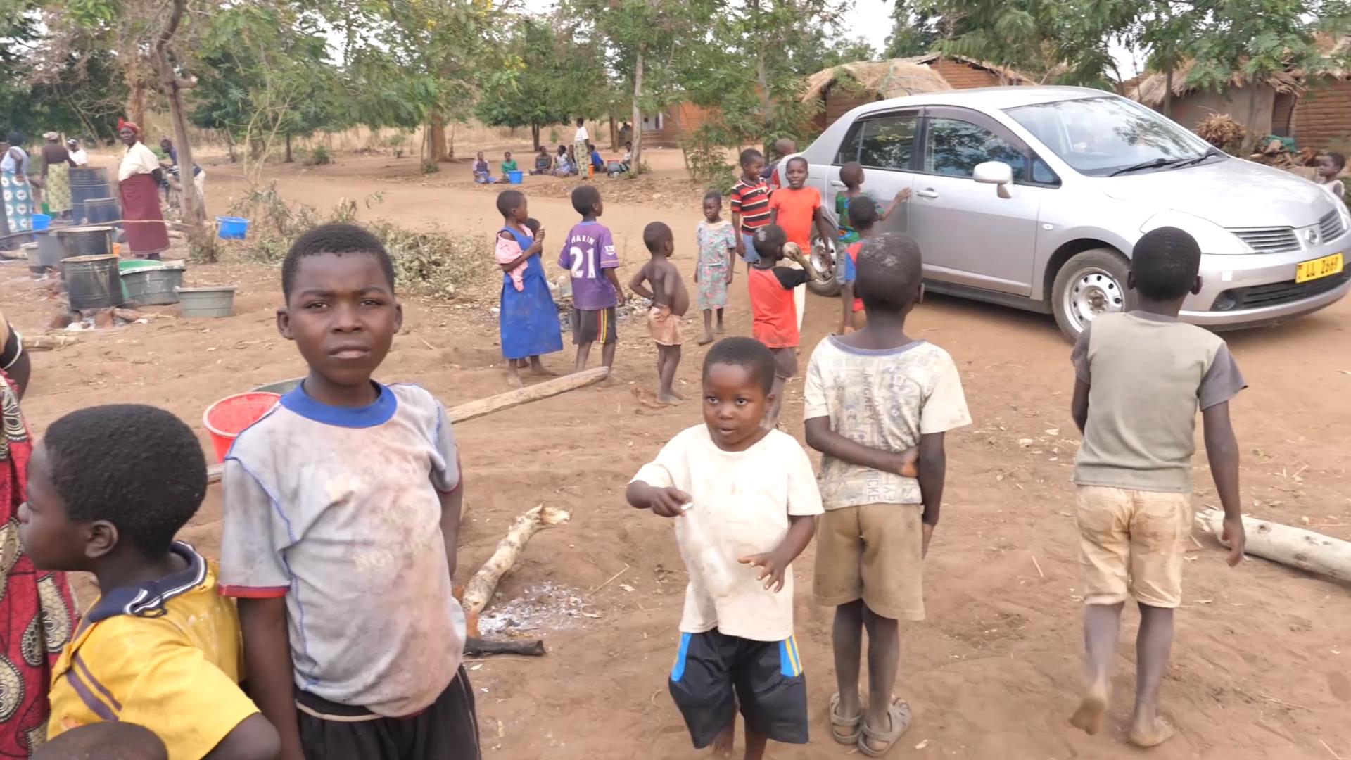 在非洲做生意一要命二求财，当它出问题，中国商人差点血本无归