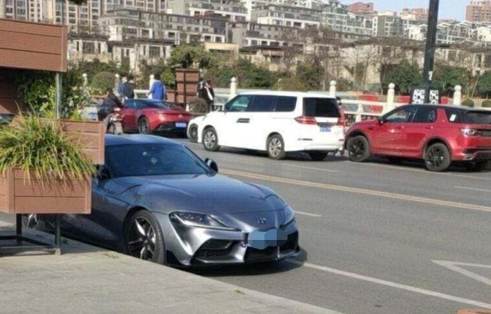 丰田思域2019款劲动版,本田新思域2020款多少钱落地