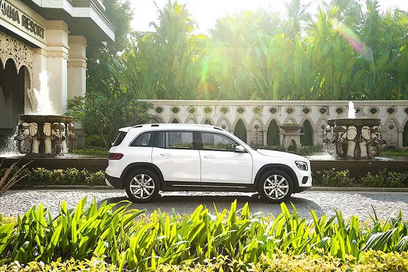 梅赛德斯奔驰glb2020款油电混合,奔驰梅赛德斯glb是什么级别的