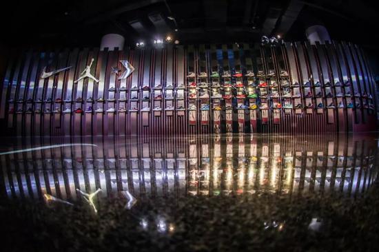 中国男篮出手即证明海报,出手即证明中国篮球全新战袍亮相