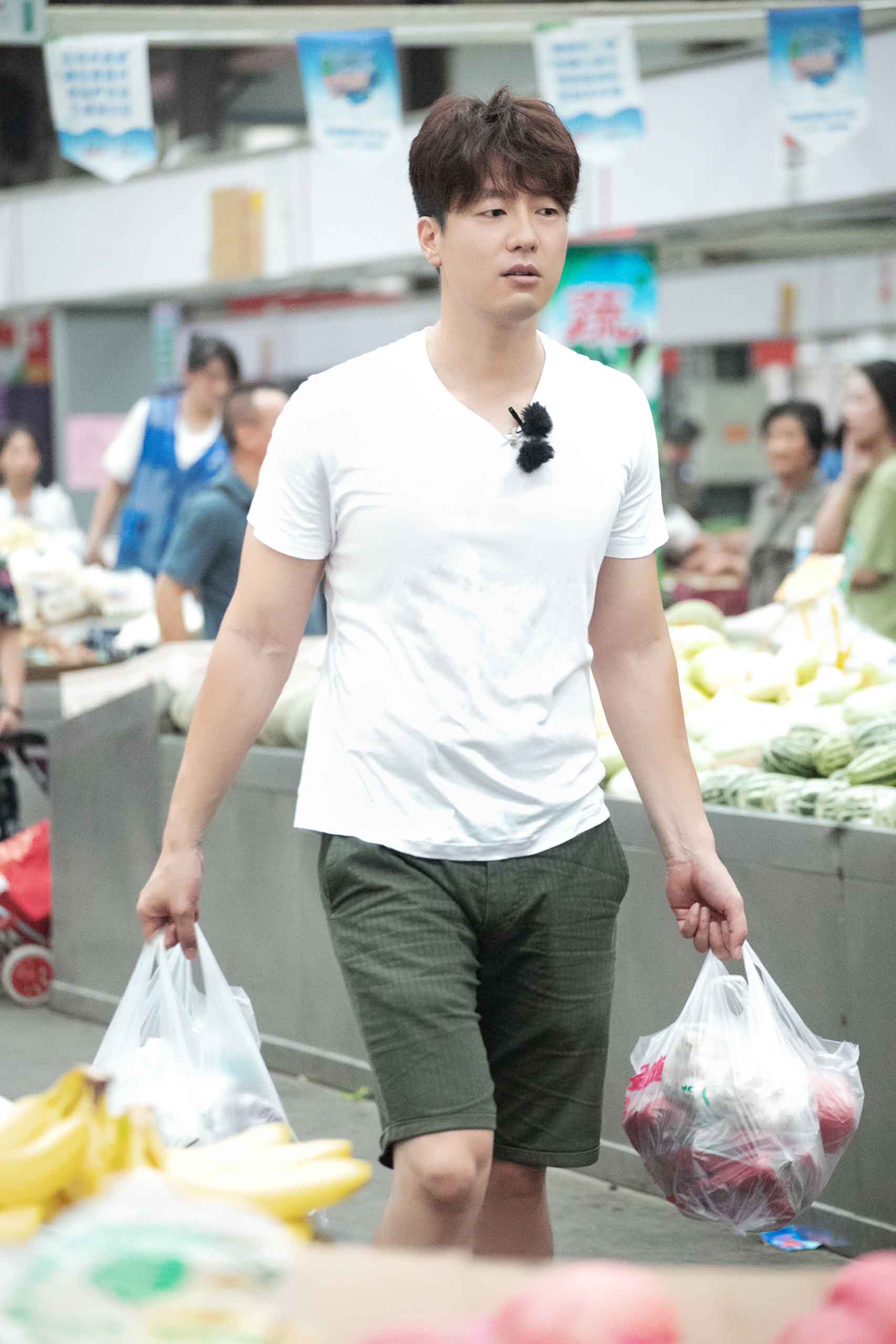 凌潇肃综艺开启吃播模式狂吃冰棍引发网友爆笑