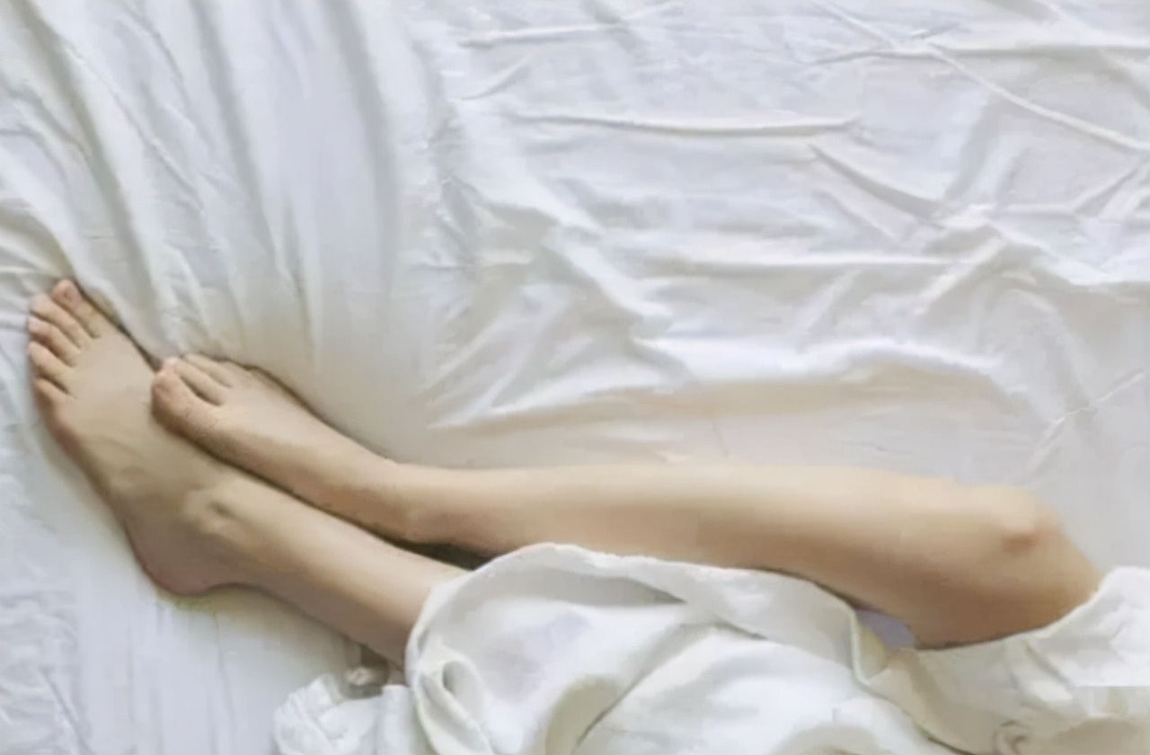 女性睡觉时应该穿胸罩吗,睡觉时有没有必要穿内衣