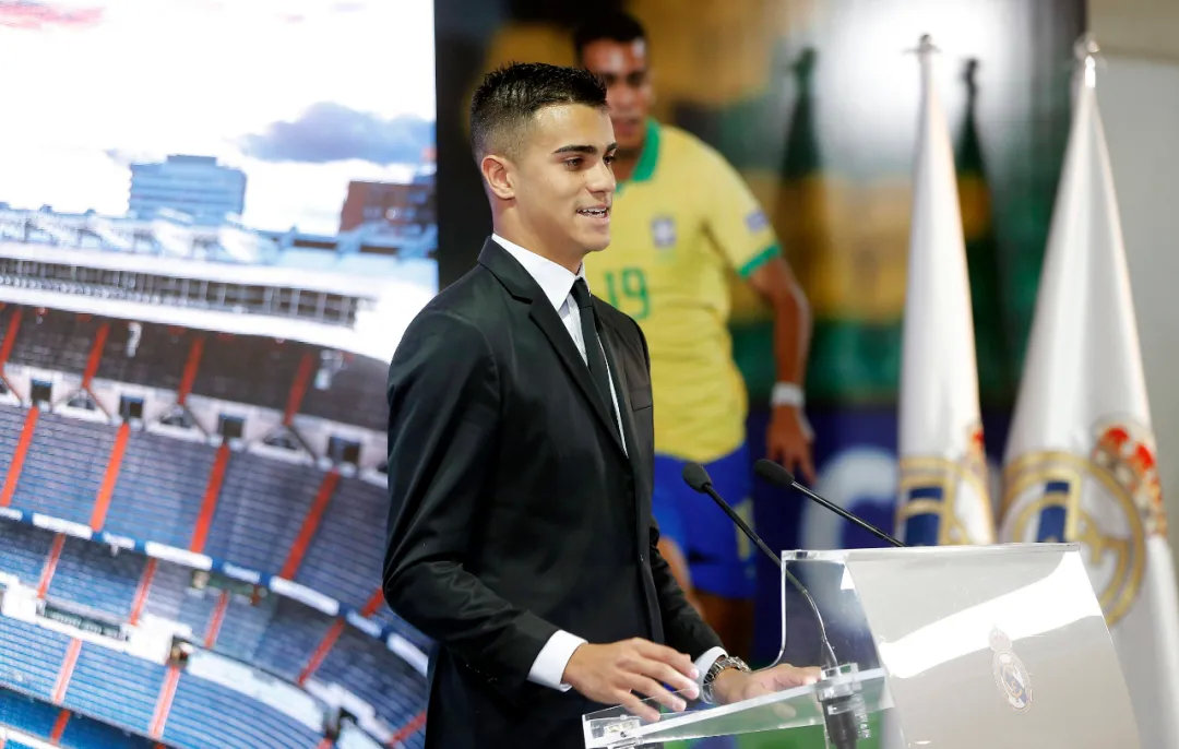 来了！“新卡卡”空降“黄黑幼儿园”