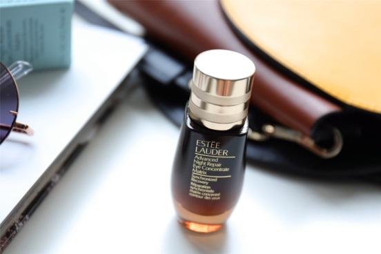 雅诗兰黛眼部精华与小棕瓶精华有何区别？小棕瓶真不能擦眼部吗？