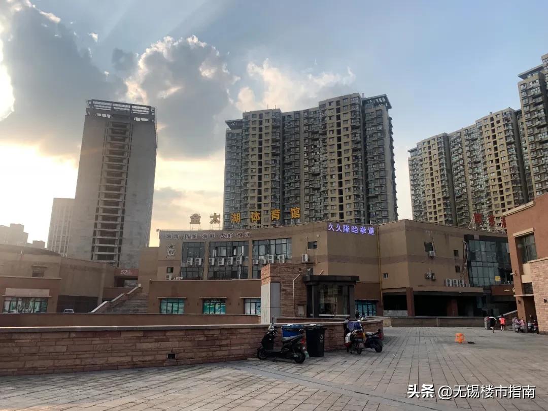 楼盘交付业主好评,交付10年小区