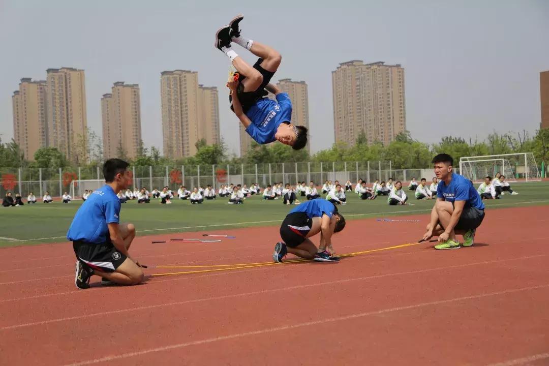 经开一中报名须知,叮咚您的备考秘籍已送达